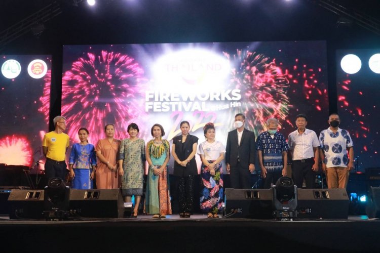 เริ่มแล้ว! Amazing Thailand Fireworks Festival 2022 @Hua Hin