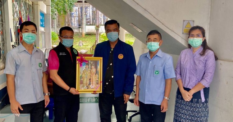 "ผู้ใหญ่หมี แม่สอด"แสดงความยินดีกับ"หมออาร์ท" ผอ.รพ.สต.บ้านห้วยหินฝน คนใหม่
