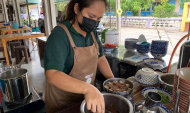 ถูกใจสายเขียว!ก๋วยเตี๋ยวเนื้อตุ๋นกัญชาใส่สมุนไพรกว่า 9 ชนิด กินแล้วคอไม่แห้ง