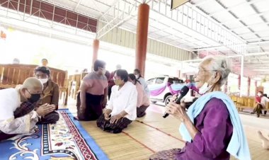 แห่ชื่นชม!ทึ่งหมอสู่ขวัญฉบับภาษาอีสานวัย 85 ปีเสียงเทวดา