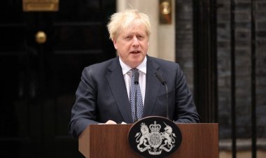 'ปูติน'ผู้นำรัสเซียเย้ยซ้ำ"นายกฯผู้ดีลาออก ปมพฤติกรรมแย่-แก้ปัญหาเหลว