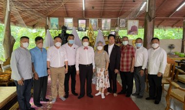 นายก.อบจ.ตาก  ร่วมทำบุญเบิกเนตรพระประทาน  ทอดผ้าป่าสามัคคี ถวาย ณ. สำนักสงฆ์สุวรรณวงศ์คีรี