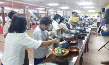 ชาวอำนาจแห่ทำบุญที่วัดพระอารามหลวงเนืองแน่น เนื่องในวันอาสาฬหบูชา