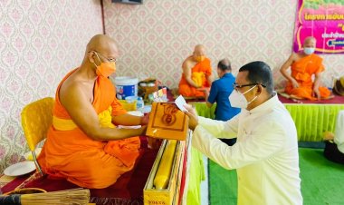 ชาวโพธิ์ศรีสุวรรณทำบุญตักบาตรเนื่องในวันอาสาฬหบูชา-เข้าพรรษา ประจำปี 2565