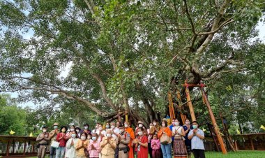 หยุดยาว!นักท่องเที่ยวแห่เมืองโบราณ สวนผลไม้คึกคัก-กระหน่ำชิมช้อปเงินสะพัดชุมชนปราจีนฯ