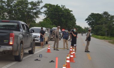 "ผัวปืนดุ"ขับกระบะยิงถล่มปิกอัพ"เมีย-ญาติ" เจ็บ 2 ถูกยิงสวนเข้าหน้าดับสลด