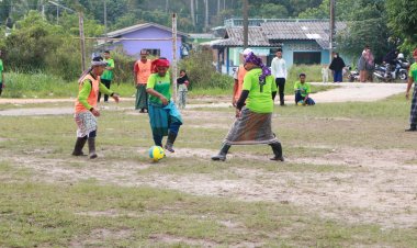 นราธิวาสจัดกิจกรรมกีฬา สร้างสามัคคี สัมพันธ์ ในหมู่บ้านเป็นเกาะกำบังและภูมิคุ้มกันโควิด-19