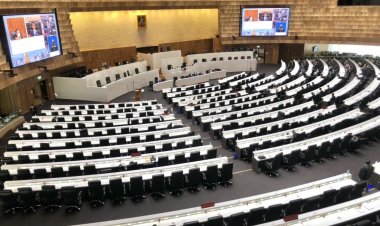 กล้วยใกล้หมดสวนแล้ว!หึ่งสภาฯ พรรคเล็กหิวจัด เรียกเงิน1-2 ล้าน แลกเสียงโหวตผ่านศึกซักฟอกฯ