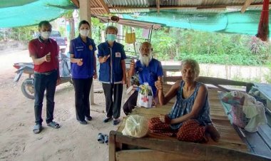 นอภ.ขุนหาญ ยิ้ม..นำขบวนหน่วยอำเภอเคลื่อนที่ บ้านโคกพยอม ต.โพธิ์กระสังข์ ชาวบ้านสุขใจ