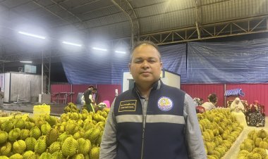 อบจ.นราธิวาสลุยซื้อทุเรียนเกษตรกรแก้ปัญหาทุเรียนล้นตลาด-เตรียมส่งออกตลาดจีน