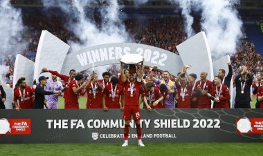 "หงส์แดง" ไล่ถล่ม "เรือบใบ" 3-1 ผงาดคว้าแชมป์คอมมูนิตี้ ชิลด์ รอบ 16 ปี