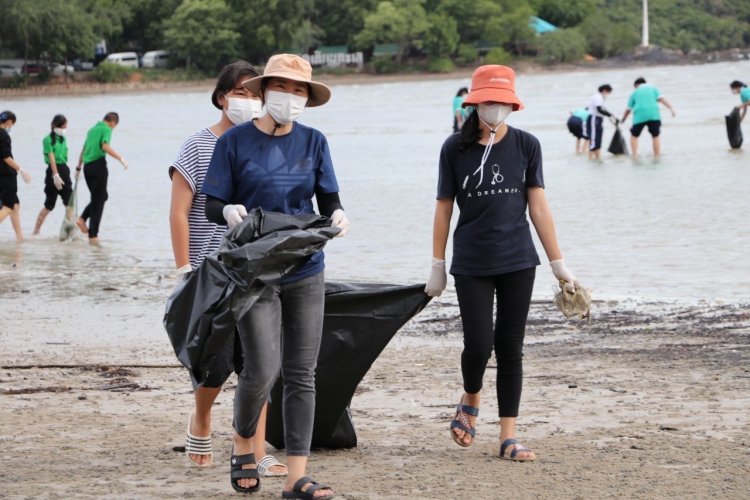 ทัพเรือภาคที่ 1 จัดกิจกรรมบำเพ็ญสาธารณประโยชน์ ถวายเป็นพระราชกุศลฯ