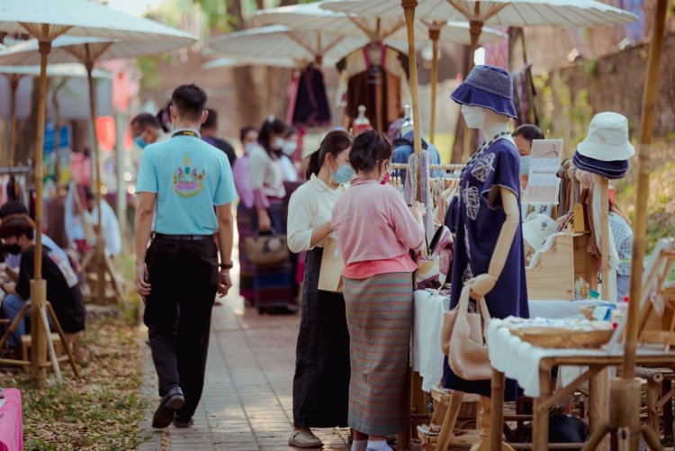 อพท.6 ชวนเที่ยวงาน Nan Art and Crafts 2022 เสพงานศิลป์ เพลิดเพลินตลาดทำมือ