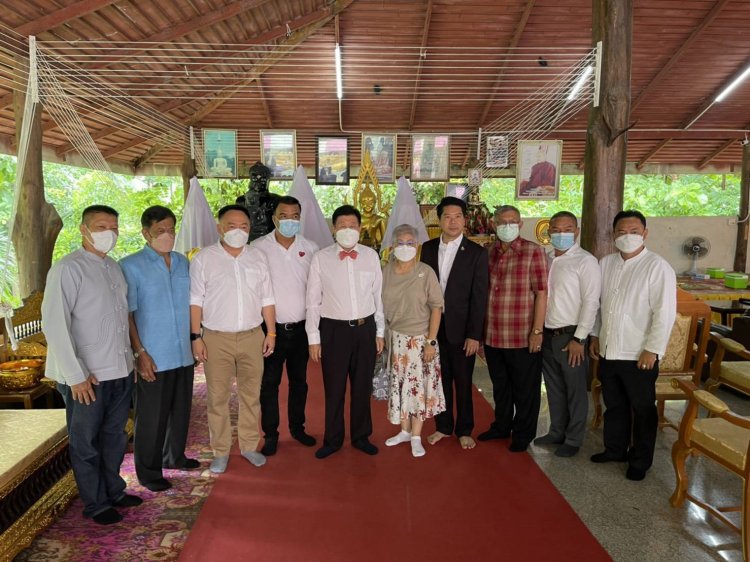 นายก.อบจ.ตาก ร่วมทำบุญเบิกเนตรพระประทาน ทอดผ้าป่าสามัคคี ถวาย ณ. สำนักสงฆ์สุวรรณวงศ์คีรี
