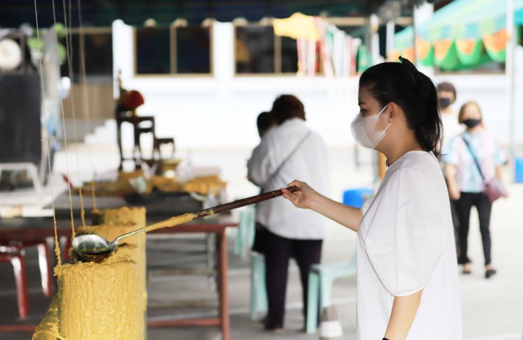 วัดสายไหมทำเทียน 12 นักษัตร ให้ประชาชน ร่วมหล่อเทียนพรรษา