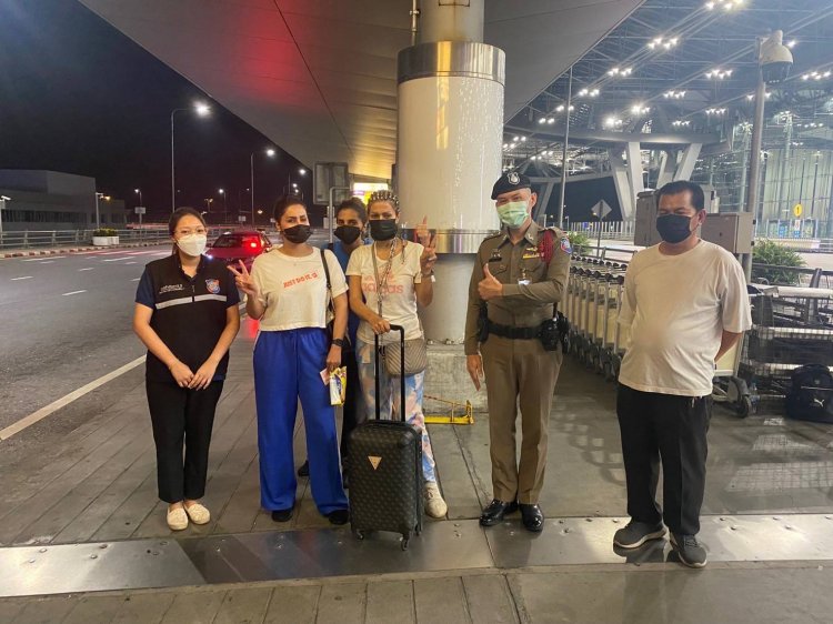นักท่องเที่ยวซาอุอาระเบีย ปลื้มตำรวจท่องเที่ยว ช่วยตามกระเป๋าหายคืน สัญญามาเที่ยวไทยอีก