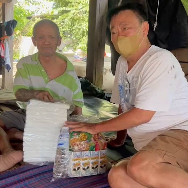 ลุงสมชัยฐ์ เพจพู่ว่าคนเดินดิน สังคม ที่เราไม่ทิ้งกัน