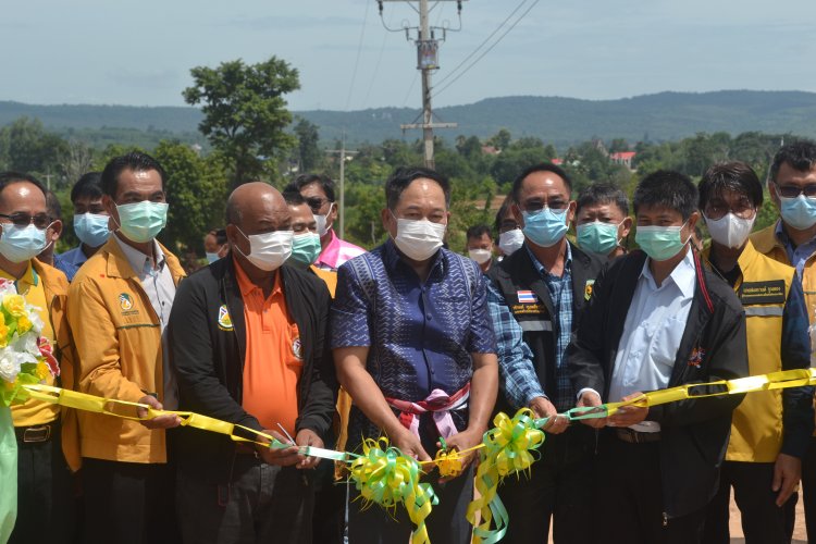 กระตุ้นซื้อขาย-พยุงราคามีเสถียรภาพ!เปิดนวัตกรรมถนน “ยางพาราดินซีเมนต์”  แห่งแรกในชัยภูมิ