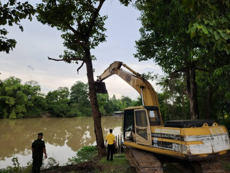 สร้างเขื่อนป้องกันตลิ่งแม่น้ำปราจีนฯชั่วคราวหลังตลิ่งทรุดตัวจากน้ำกัดเซาะ ไกลกว่า100-300 เมตร