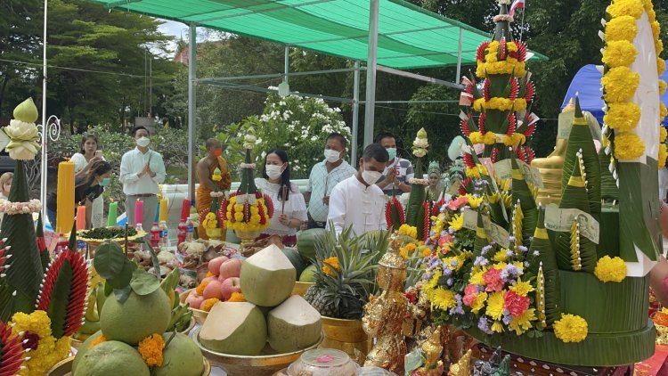 พระอาจารย์แจ้เกจิดังเบิกเนตรท้าวเวสสุวรรณฮือฮาฟ้าเปิดหลังพายุเข้าเกือบอาทิตย์