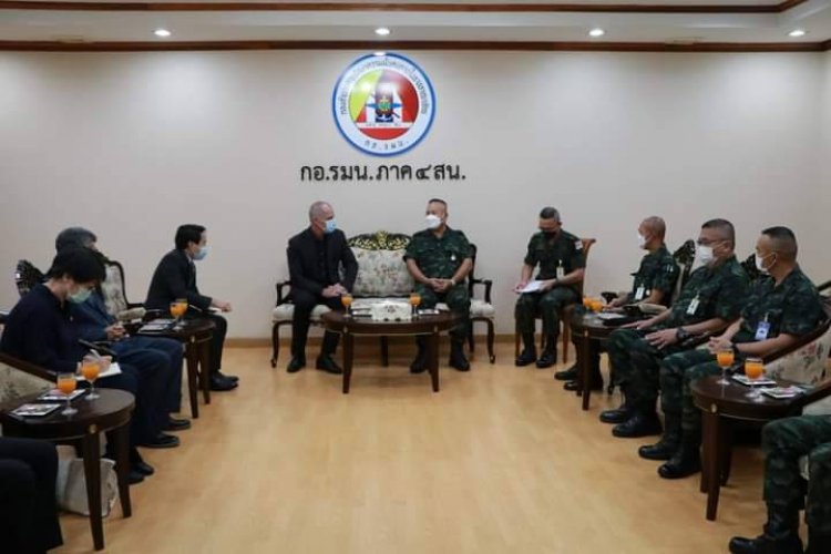 (ICRC) เข้าพบแม่ทัพน้อยที่ 4 แนะนำคณะทำงานพร้อมพูดคุยแลกเปลี่ยนความร่วมมือการทำงานด้านมนุษยธรรม เพื่อประชาชน
