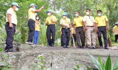 อำเภอขุนหาญ นำจิตอาสาจัดกิจกรรมทำความสะอาดปรับภูมิทัศน์ น้ำตกห้วยจันทร์ แหล่งท่องเที่ยวสำคัญเฉลิมพระเกียรติ