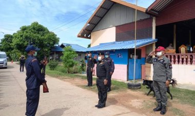 กอ.รมน.จังหวัดศรีสะเกษเปิดการฝึกอบรมจัดตั้งหมู่บ้านอาสาพัฒนาและป้องกันตนเอง(อพป.) ประจำปี 2565