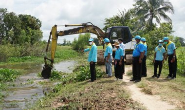 เทศบาลตำบลผือใหญ่ เปิด "โครงการกำจัดวัชพืชใแหล่งน้ำสาธารณะ"เฉลิมพระเกียรติ