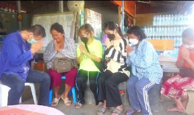 หนุ่มถูกสาวใจเด็ดเตะผ่าหมากโร่ออกมาขอโทษแล้วอ้างทำไปเพราะเมา