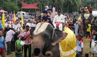 ตำบลสากอจัดขบวนแห่ช้างอย่างยิ่งใหญ่ ในกิจกรรมตาดีกาบ้านตือระต้อนรับปีใหม่ฮิจเราะห์ศักราช 1444 