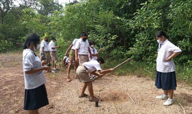 นายอำเภอโพธิ์ศรีสุวรรณ  นำจิตอาสาพระราชทาน  ปลูกต้นไม้ เฉลิมพระเกียร