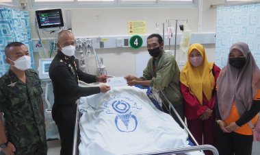 "พล.ต.เฉลิมพร" ผบ.ฉก.นราธิวาส ลงพื้นที่เยี่ยมเหยื่อไฟใต้ตากใบ