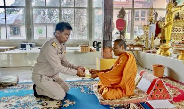 อำเภอขุนหาญประกอบพิธีมอบคัมภีร์เทศน์เฉลิมพระเกียรติบทพระธรรมเทศนาเฉลิมพระธรรมบารมี