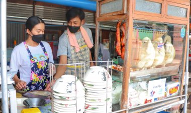 ร้านนายตาล ณ.ทองผาภูมิ ร้านอาหารสไตล์ยุค 90