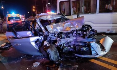 สลด!สาวสิงคโปร์ซิ่งเก๋งพร้อมเพื่อนร่วมชาติประสานงาบัสดับ 1 สาหัส 3