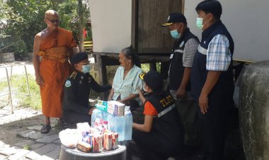 ประธานสสท.จังหวัดอุทัยธานี พร้อมสมาชิกสสท.อุทัยธานี ได้มอบข้าวของอาหารแห้งให้กับผู้ยากไร้และรายได้น้อย