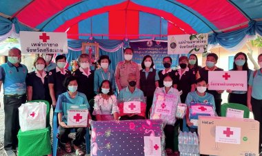 ผู้ว่าฯศรีสะเกษมอบบ้านตามโครงการซ่อมแซมสร้างบ้านให้กับผู้ยากไร้ที่อำเภอขุนหาญชายแดนกัมพูชา