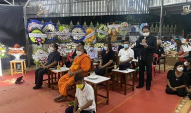 "นายกเสริฐ-คุณตุ๊ก นวลพรรณ-ผู้ใหญ่หมี" ร่วมงานสวดพระอภิธรรมศพ   หัวหน้าดับเพลิงนครแม่สอด