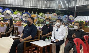 "นายกฝอ- สจ.ชัย" ร่วมสวดพระอภิธรรมศพ "คุณฉลอง เขียวนันใจ  ดับเพลิงนครแม่สอด"