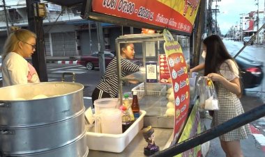 "ซาลาเปาลูกทุ่ง" ครองใจชาวขอนแก่นมากว่า 50 ปี  ไส้แน่เต็มคำสืบทอดจากรุ่นปู่ถึงรุ่นหลาน