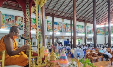 วันพระโรงเรียน 2 สังกัด  ทั้งเทศบาล – สังกัดเอกชน  ดังพานักเรียนเข้าวัดทำบุญ-ฟังธรรม