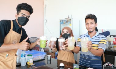 ซัมเมอร์ ทอน จิบกาแฟ แลบินแลนดิ่งริมทะเล แลนค์มาร์ค จุดเช็คอินมาแรง แห่งใหม่นราธิวาส