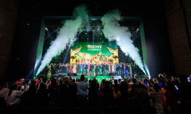 ไอยราแพลนเน็ต จัดงาน ONE MOMENTUM 2022 ประดับเข็มคุณวุฒิเชิดชูเกียรตินักธุรกิจไอยรากว่า 200 รหัส