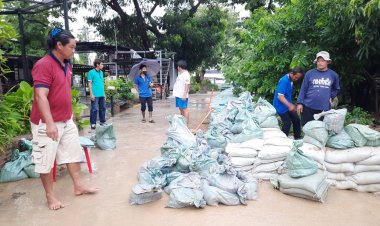 ชาวบ้านชุมชนวัดศาลาลี- วัดตึก-วัดค้าวคาว กว่า 3,000 หลังคาเรือนยกของขึ้นที่สูงหวั่นน้ำท่วมหนัก