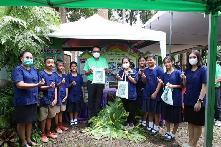 ธ.ก.ส. เปิดตัวแอปฯ Tree Bank สร้างฐานข้อมูลต้นไม้-เพิ่มมูลค่าสู่หลักทรัพย์ค้ำประกัน สร้างรายได้จากคาร์บอนเครดิต