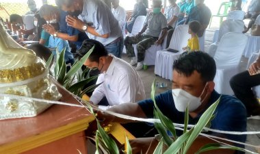 "หมวดธง" ประธานทอดผ้าป่าสามัคคี พร้อม มอบเงินร่วมทำบุญ 50,000 บาท สมทบกองทุน ชุด ชรบ.