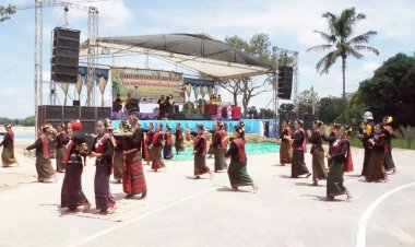 ศรีสะเกษลั่นฆ้องเปิดงานส้มโอและของดีเมืองจันทร์ กระตุ้นเศรษฐกิจชุมชน