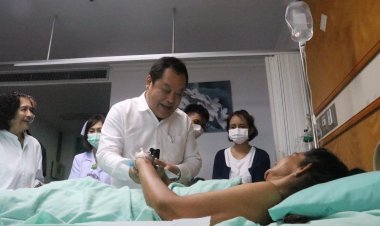 “พ.ต.อ.ทวี สอดส่อง” เยี่ยมให้กำลังใจ “ป้านิ่ม” เหยื่อเหยียบกับระเบิดในสวนยางสุไหงปาดี