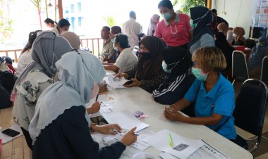 ชาวนราธิวาสแห่ลงทะเบียนบัตรสวัสดิการแห่งรัฐ 2565 วันแรกคึกคัก