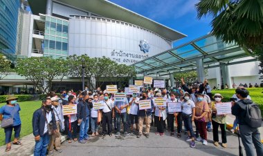 กลุ่มผู้ค้าสลากรากหญ้าทั่วไทย มาเรียกร้องกองสลากพิมพ์สลากเพิ่มทุกปัญหาจบหมด ไม่เกิดภาพตบกันหน้าตู้ATM